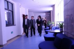 七中“植慧堂”以學生卡自助借書閱讀